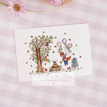 Charger l&#39;image dans la galerie, Carte illustrée à l&#39;aquarelle sur le thème de l&#39;automne, de la forêt, du renard et goûter d&#39;anniversaire. Format A6 carte postale. Enveloppe offerte sur simple demande.
