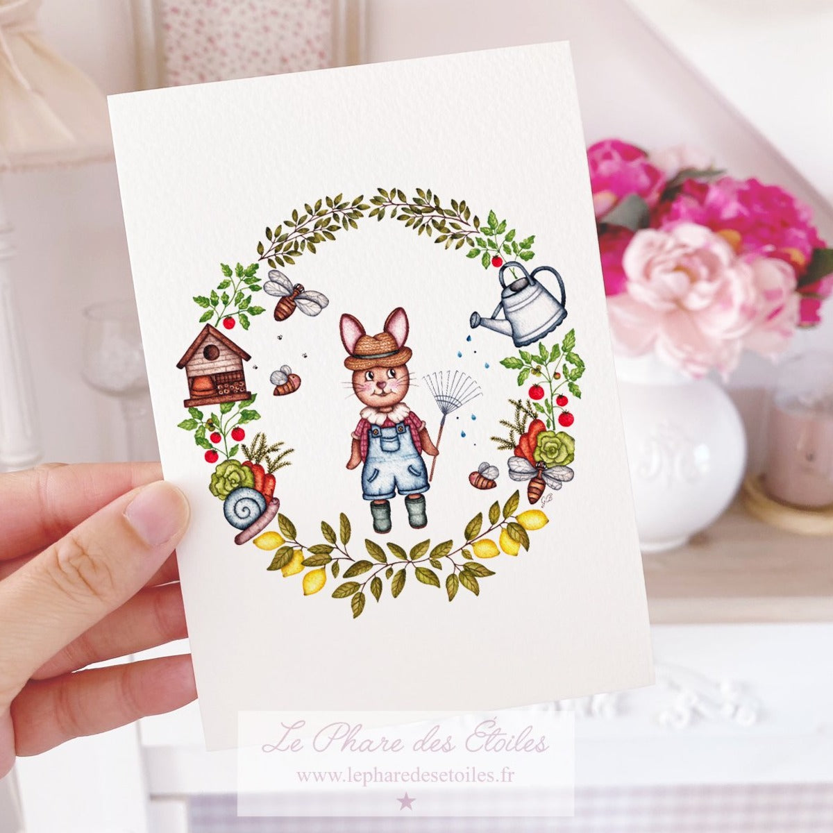 Carte illustrée à l'aquarelle sur le thème du printemps, des fleurs, du jardin et du jardinage. Personnage Lapin. Format A6 carte postale. Enveloppe offerte sur simple demande.